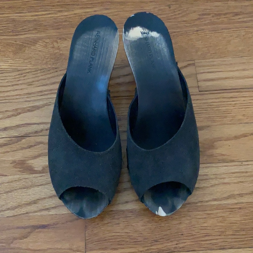 Reinhard Plank black leather clogs